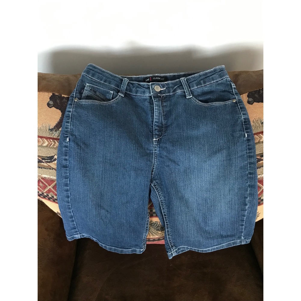 Lee Classic Fit Denim Bermuda Shorts Womens‎ Medium Wash Blue Pockets 30W